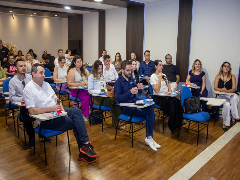 Notícia: Empreendedores fazem networking e fecham negócios em evento do Sindilojas PG